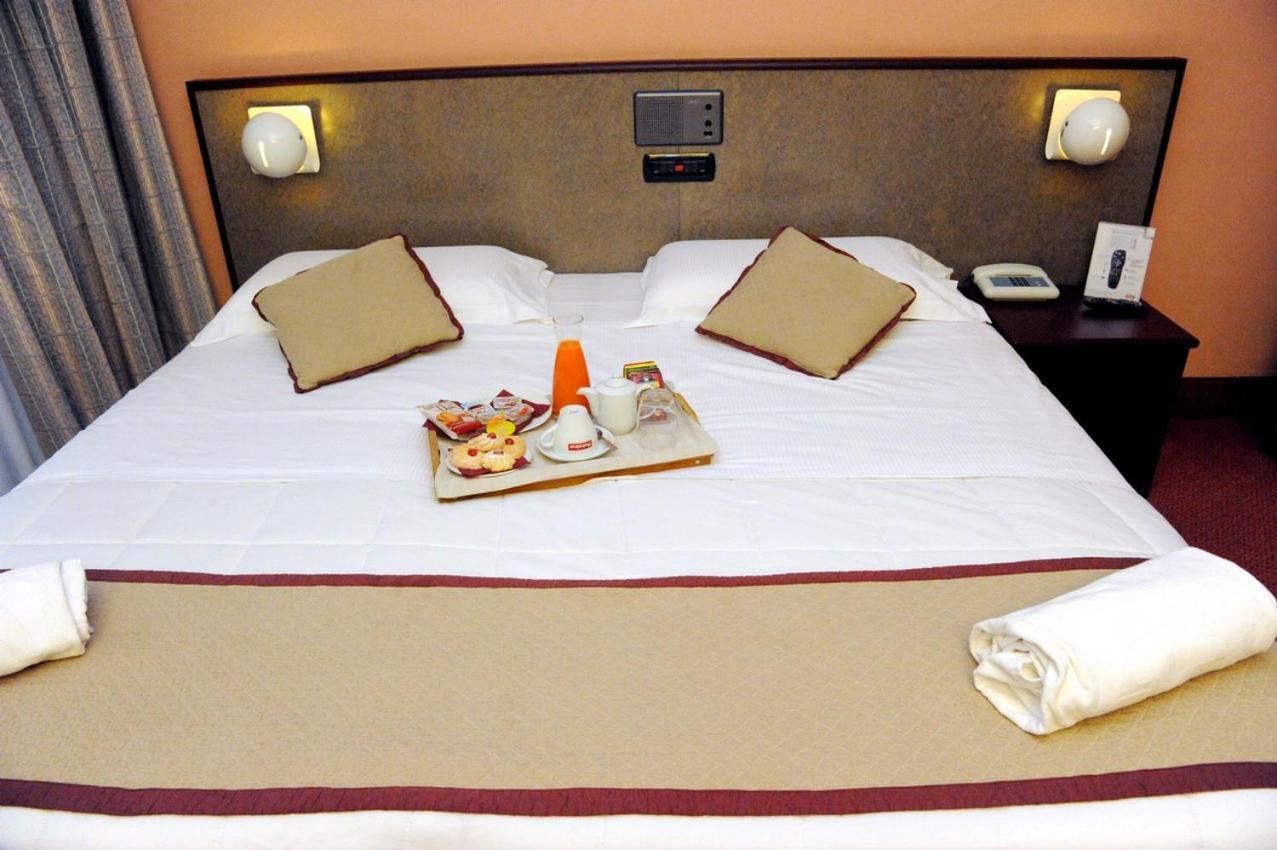 Gotha Hotel Turin Airport Ciriè Exteriör bild